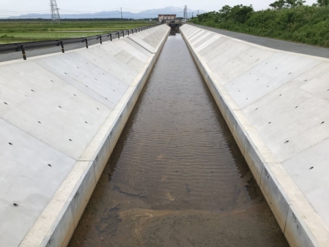 最上川下流左岸農業水利事業　中央排水路新渡（その1）工事